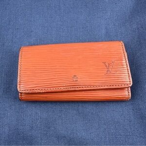 AUTHENTIC Louis Vuitton key holder. Brown.